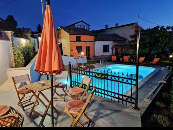Luanas Rooms With Istrian Touch Бузет Екстериор снимка